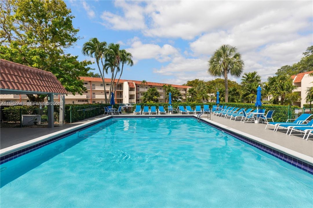 For Sale: $140,000 (1 beds, 1 baths, 800 Square Feet)