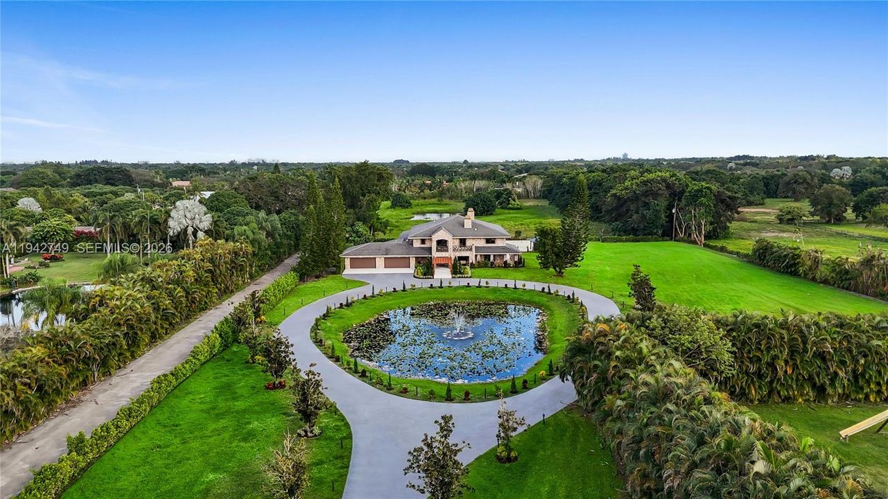 Недавно арендовано: $45,000 (7 спален, 6 ванн, 8581 Квадратных фут)