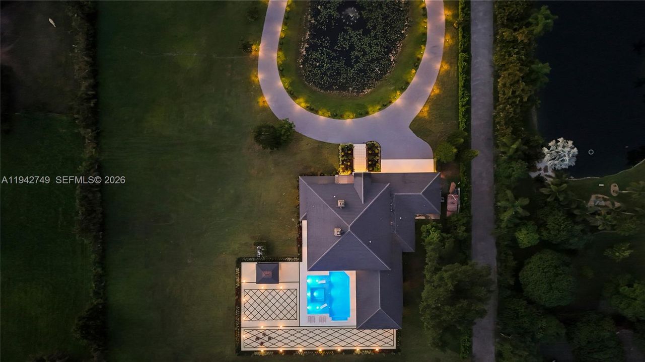 Недавно арендовано: $45,000 (7 спален, 6 ванн, 8581 Квадратных фут)