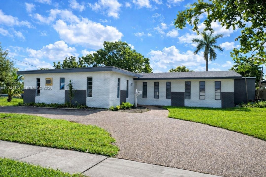 На продажу: $534,900 (4 спален, 3 ванн, 1943 Квадратных фут)