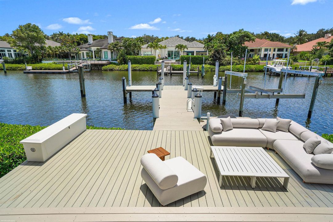 Dock Deck Sittng