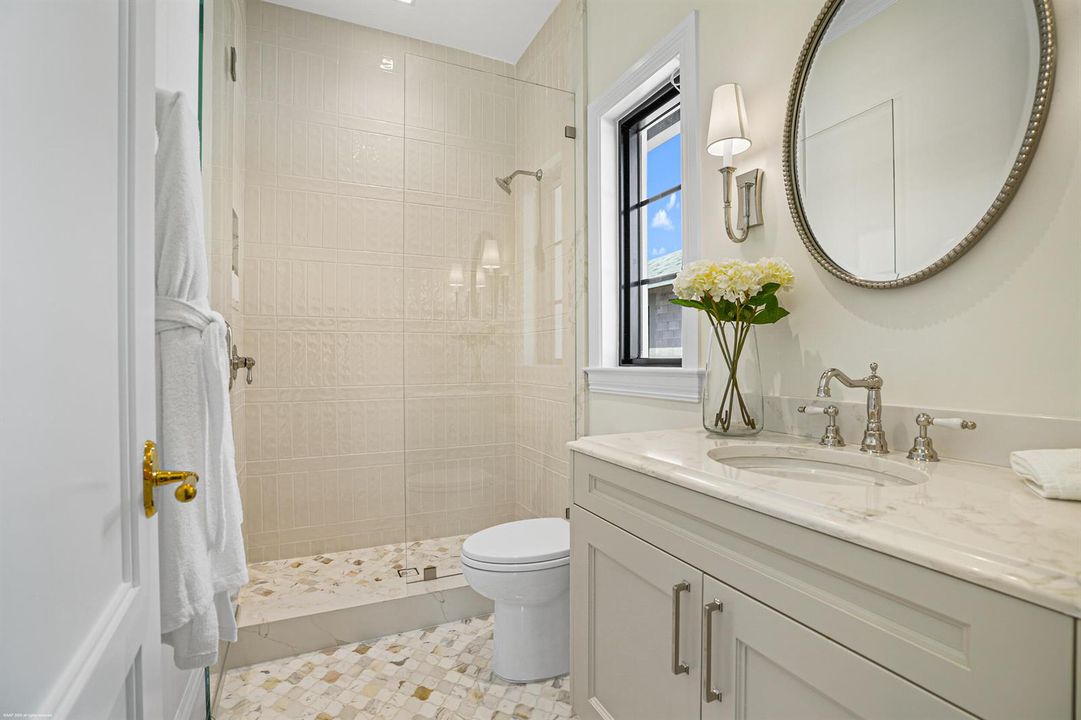 Gust Bathroom