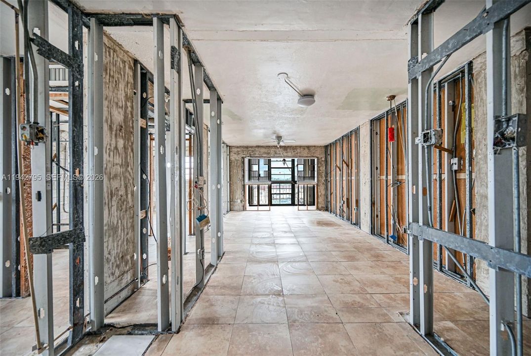 Под контрактом: $170,000 (2 спален, 1 ванн, 748 Квадратных фут)