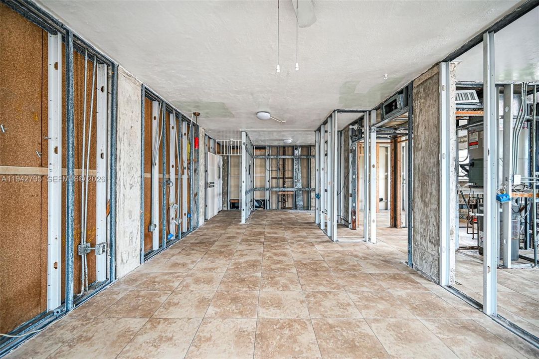 Под контрактом: $170,000 (2 спален, 1 ванн, 748 Квадратных фут)