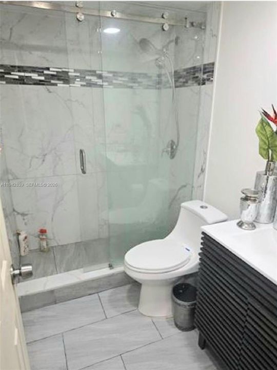 На продажу: $189,000 (2 спален, 2 ванн, 820 Квадратных фут)