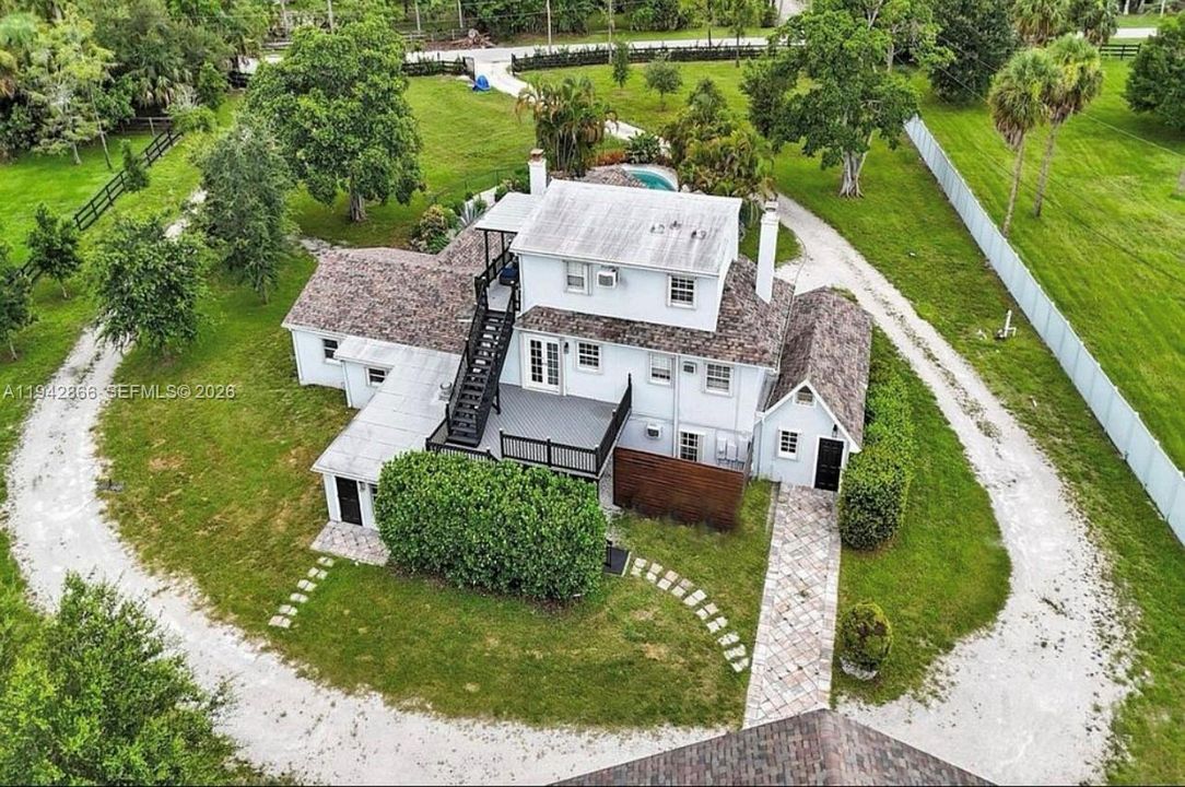 На продажу: $1,350,000 (5 спален, 3 ванн, 3406 Квадратных фут)