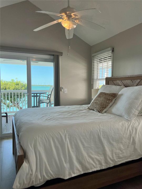 Main Bedtoom