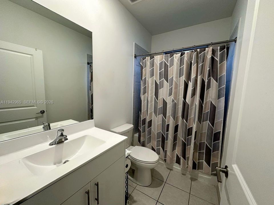 For Sale: $750,000 (3 beds, 3 baths, 1904 Square Feet)
