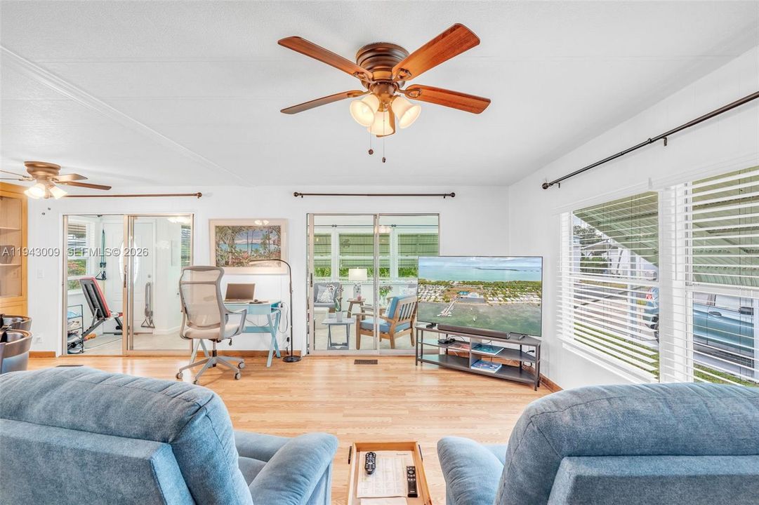 На продажу: $499,000 (2 спален, 2 ванн, 0 Квадратных фут)