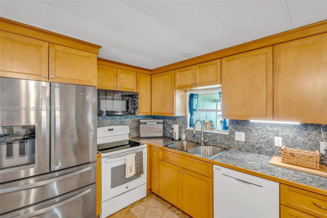 На продажу: $499,000 (2 спален, 2 ванн, 0 Квадратных фут)