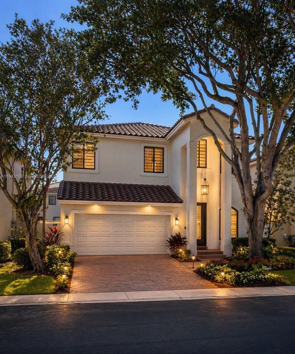 Active With Contract: $999,000 (3 beds, 2 baths, 2087 Square Feet)