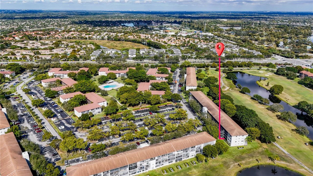 Под контрактом: $145,000 (2 спален, 2 ванн, 1044 Квадратных фут)