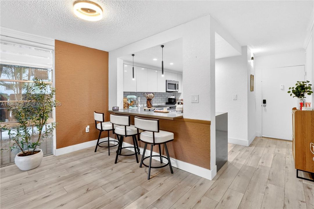 Недавно продано: $340,000 (2 спален, 2 ванн, 1056 Квадратных фут)