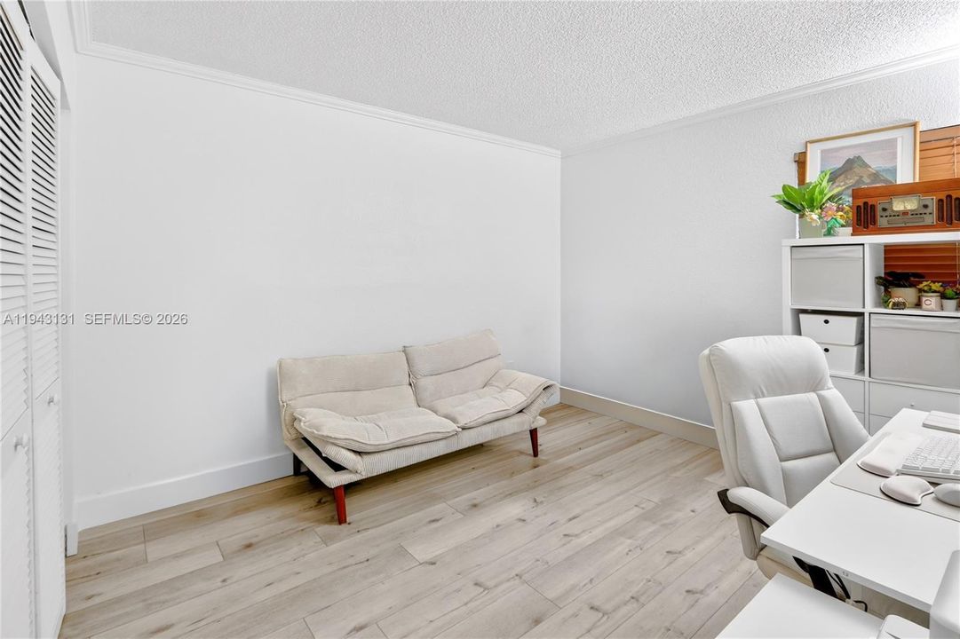 Недавно продано: $340,000 (2 спален, 2 ванн, 1056 Квадратных фут)