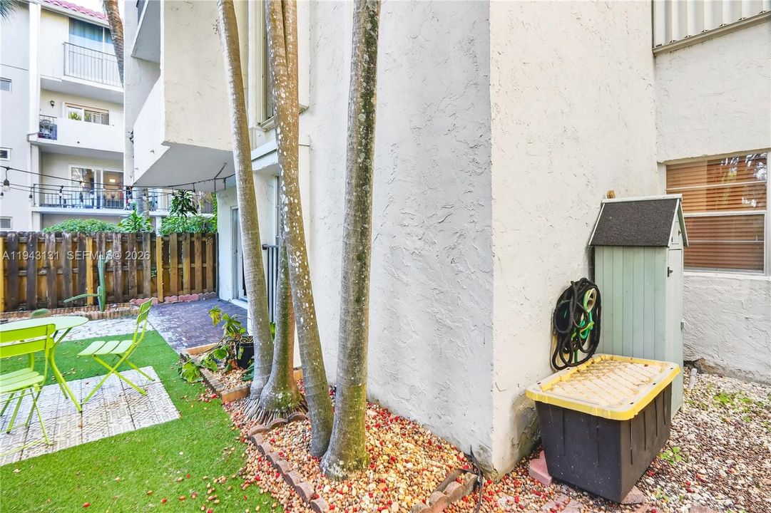 Недавно продано: $340,000 (2 спален, 2 ванн, 1056 Квадратных фут)