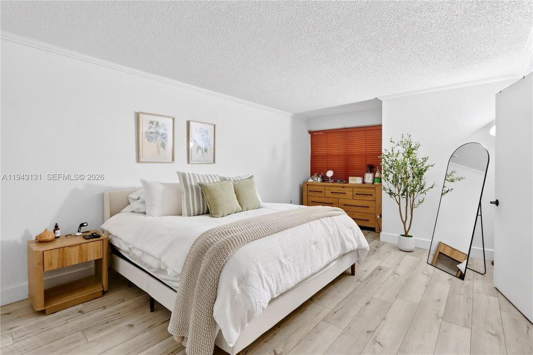 Недавно продано: $340,000 (2 спален, 2 ванн, 1056 Квадратных фут)