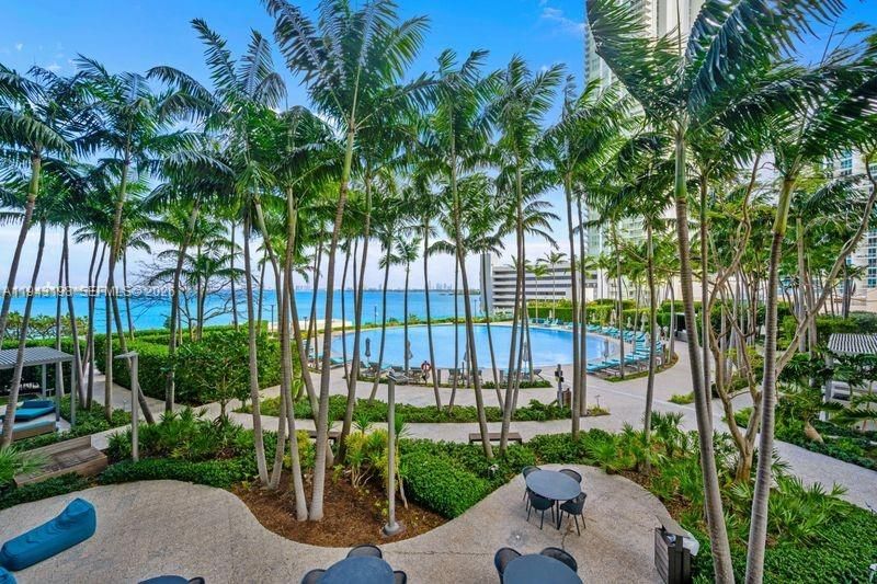 En Venta: $798,000 (2 camas, 3 baños, 1175 Pies cuadrados)