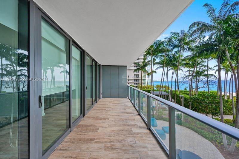 En Venta: $798,000 (2 camas, 3 baños, 1175 Pies cuadrados)