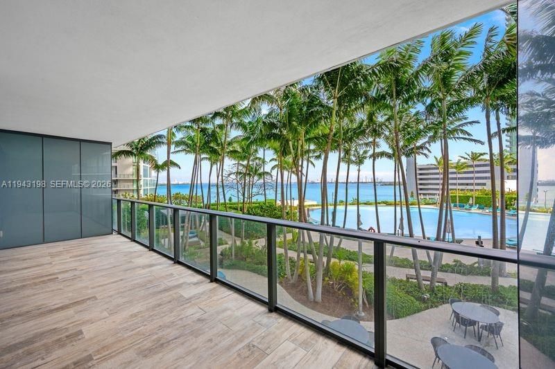 En Venta: $798,000 (2 camas, 3 baños, 1175 Pies cuadrados)