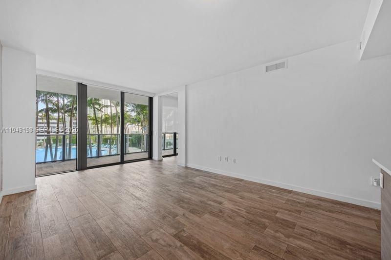 En Venta: $798,000 (2 camas, 3 baños, 1175 Pies cuadrados)