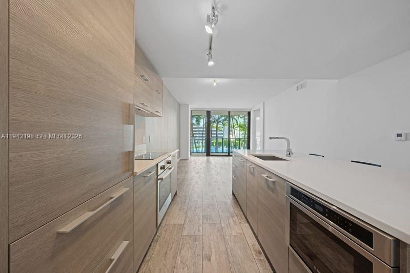 En Venta: $798,000 (2 camas, 3 baños, 1175 Pies cuadrados)
