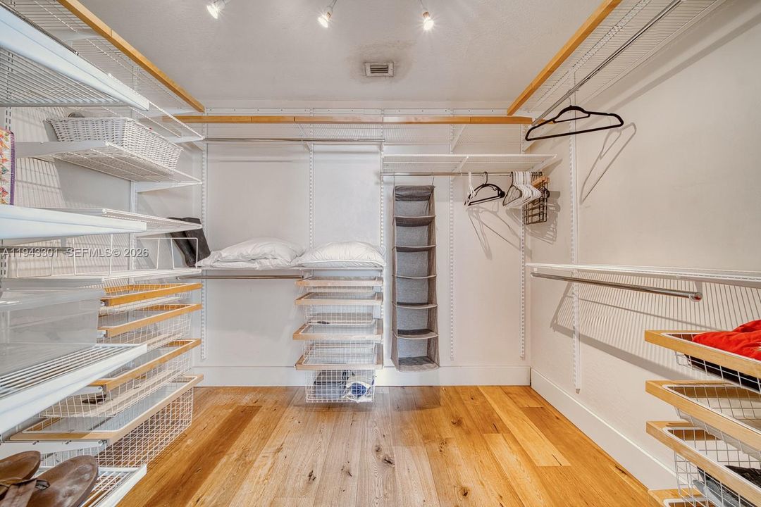 Недавно арендовано: $9,000 (4 спален, 3 ванн, 2165 Квадратных фут)