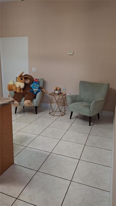 Vendido Recientemente: $619,000 (5 camas, 3 baños, 2756 Pies cuadrados)