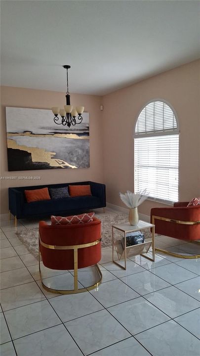 Vendido Recientemente: $619,000 (5 camas, 3 baños, 2756 Pies cuadrados)