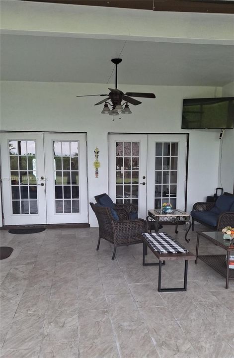 Vendido Recientemente: $619,000 (5 camas, 3 baños, 2756 Pies cuadrados)