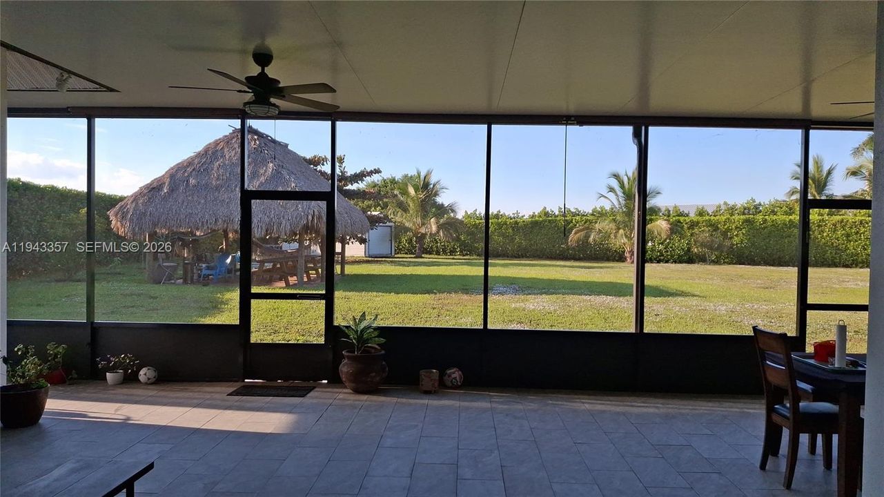 Vendido Recientemente: $619,000 (5 camas, 3 baños, 2756 Pies cuadrados)