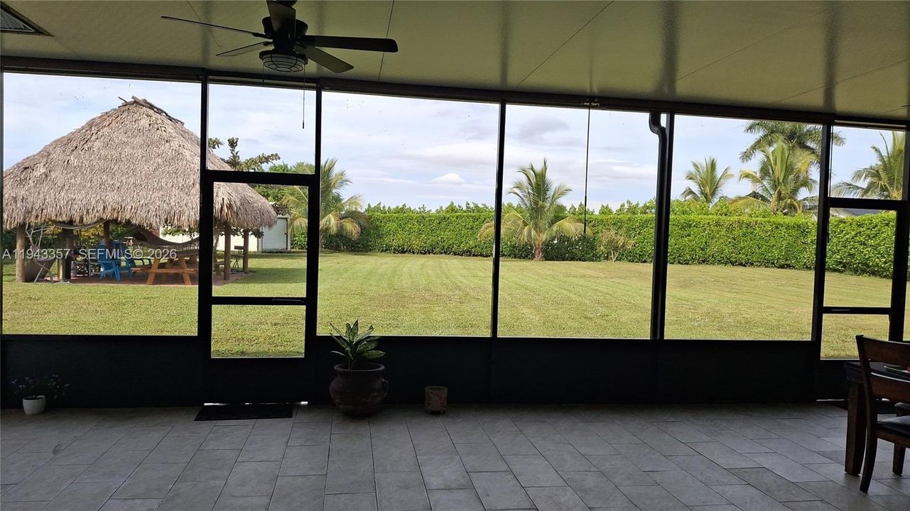 Vendido Recientemente: $619,000 (5 camas, 3 baños, 2756 Pies cuadrados)
