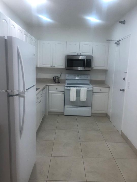 For Sale: $750,000 (2 beds, 2 baths, 1434 Square Feet)