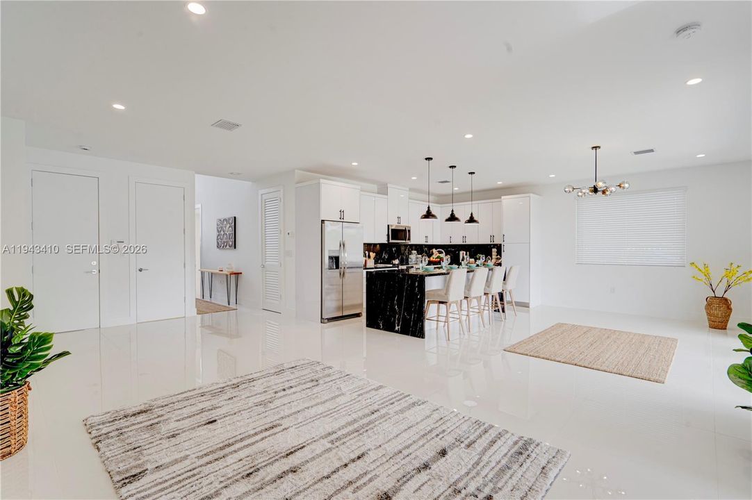 Recientemente alquilado: $4,950 (4 camas, 3 baños, 2992 Pies cuadrados)