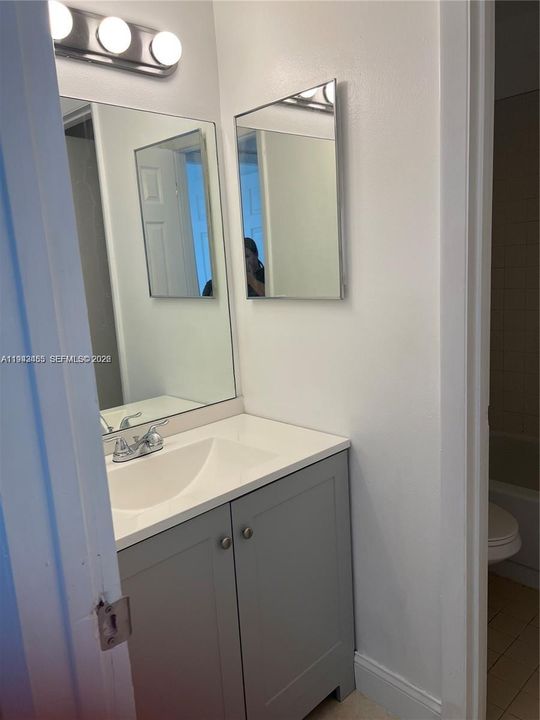 На продажу: $180,900 (2 спален, 2 ванн, 960 Квадратных фут)