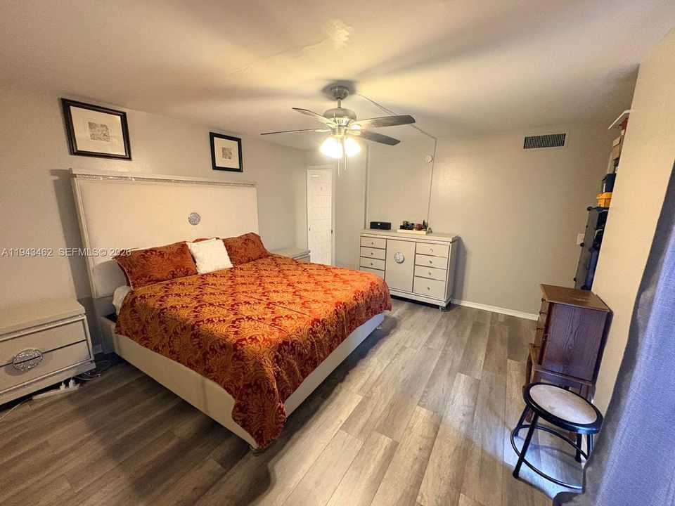 En Venta: $355,000 (3 camas, 2 baños, 1722 Pies cuadrados)