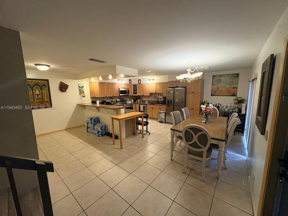 En Venta: $355,000 (3 camas, 2 baños, 1722 Pies cuadrados)