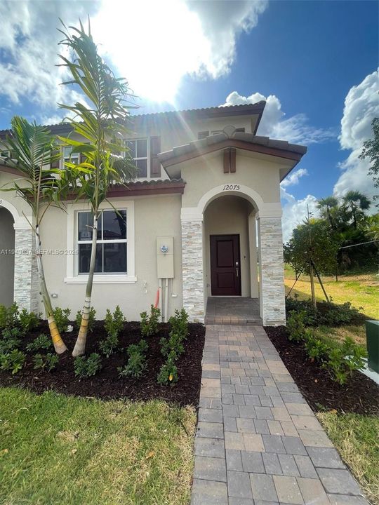 For Sale: $445,000 (3 beds, 2 baths, 1328 Square Feet)