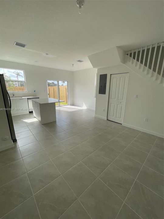 For Sale: $445,000 (3 beds, 2 baths, 1328 Square Feet)