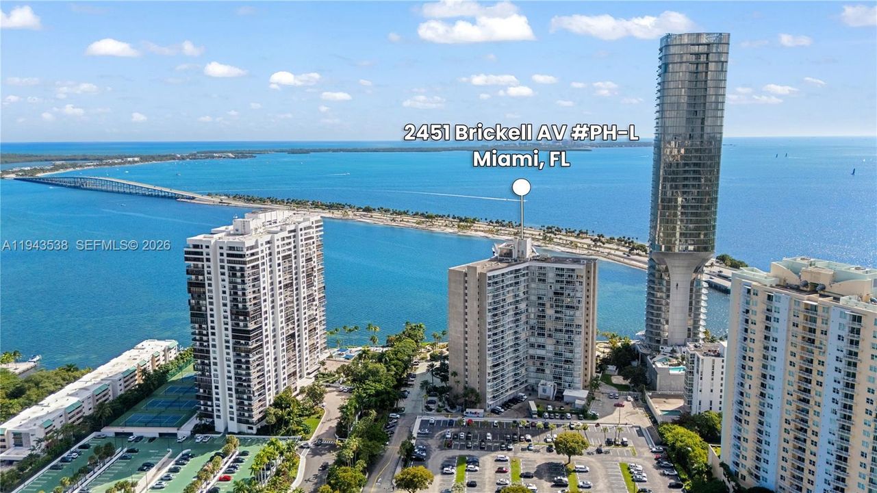 For Sale: $700,000 (2 beds, 2 baths, 1188 Square Feet)