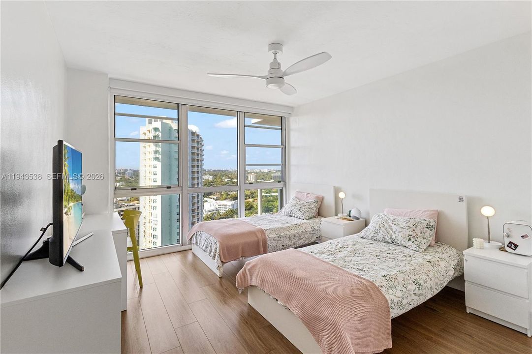 For Sale: $700,000 (2 beds, 2 baths, 1188 Square Feet)