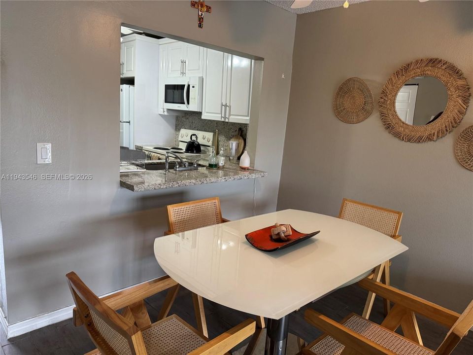 En Venta: $172,900 (1 camas, 1 baños, 940 Pies cuadrados)