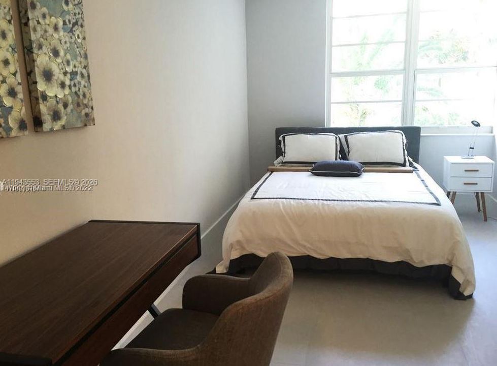 For Sale: $379,000 (1 beds, 1 baths, 550 Square Feet)