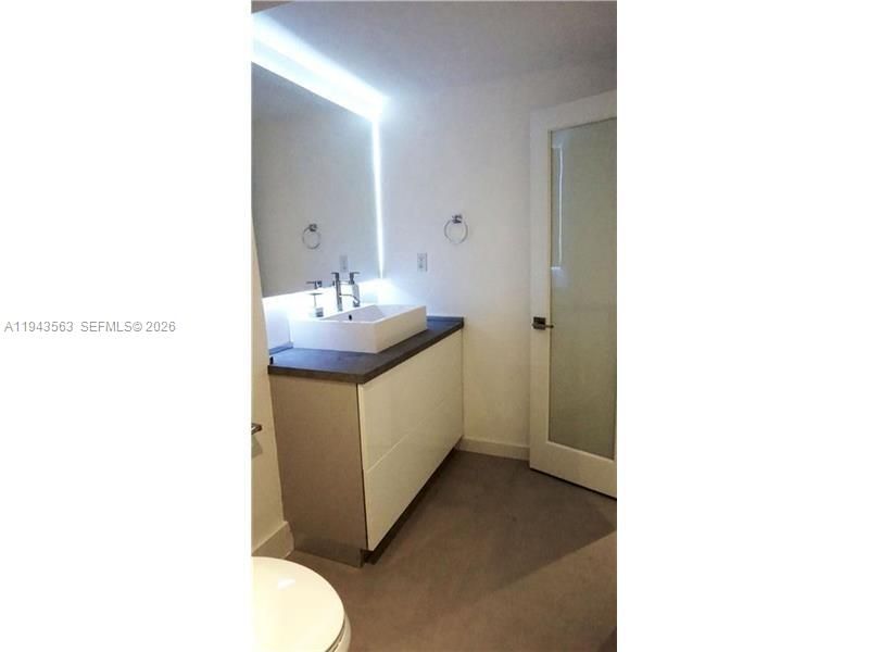 For Sale: $385,000 (1 beds, 1 baths, 525 Square Feet)
