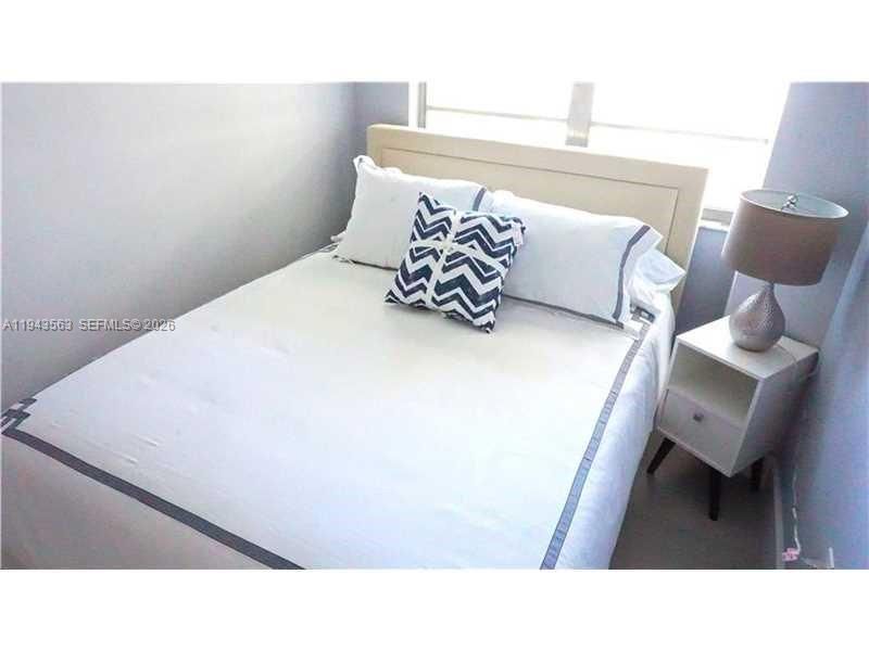 For Sale: $385,000 (1 beds, 1 baths, 525 Square Feet)