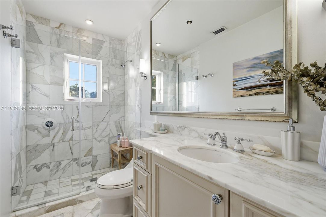 Upstairs 2nd Bath