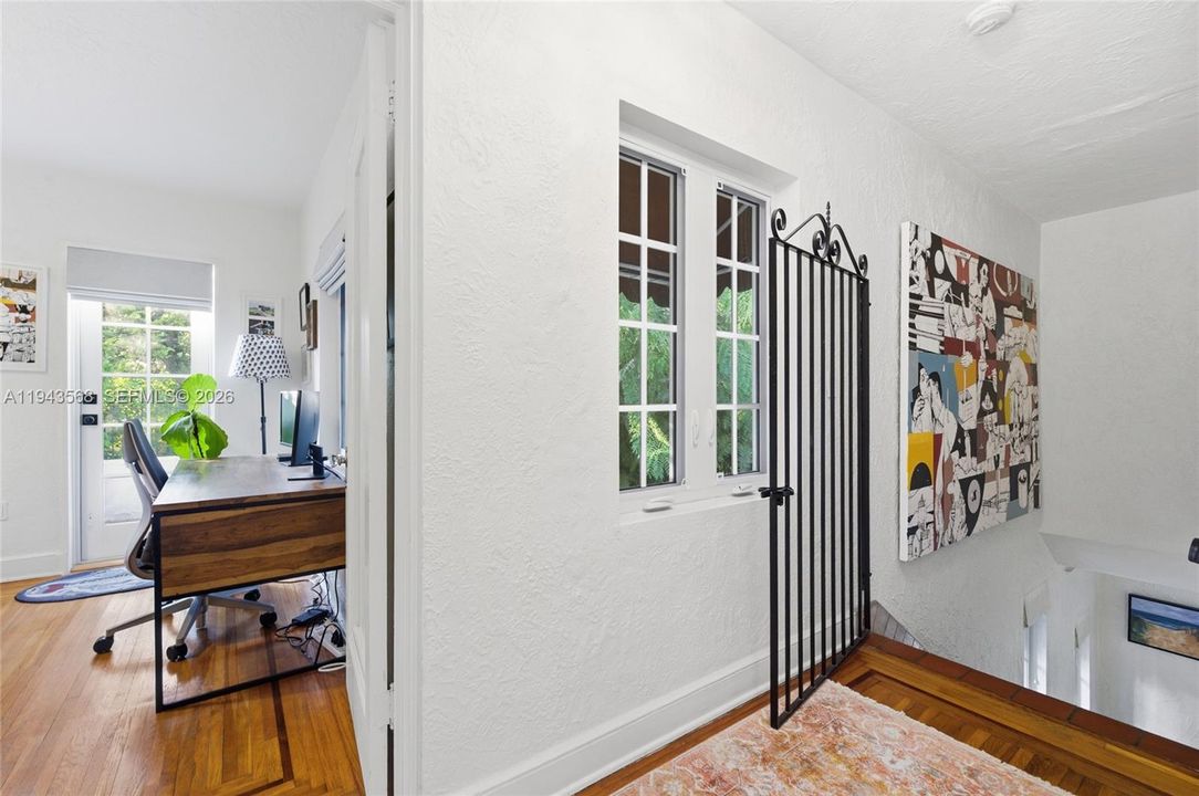 upstairs landing/hallway
