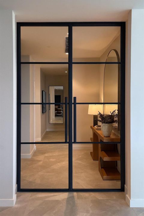 PRIMARY FOYER