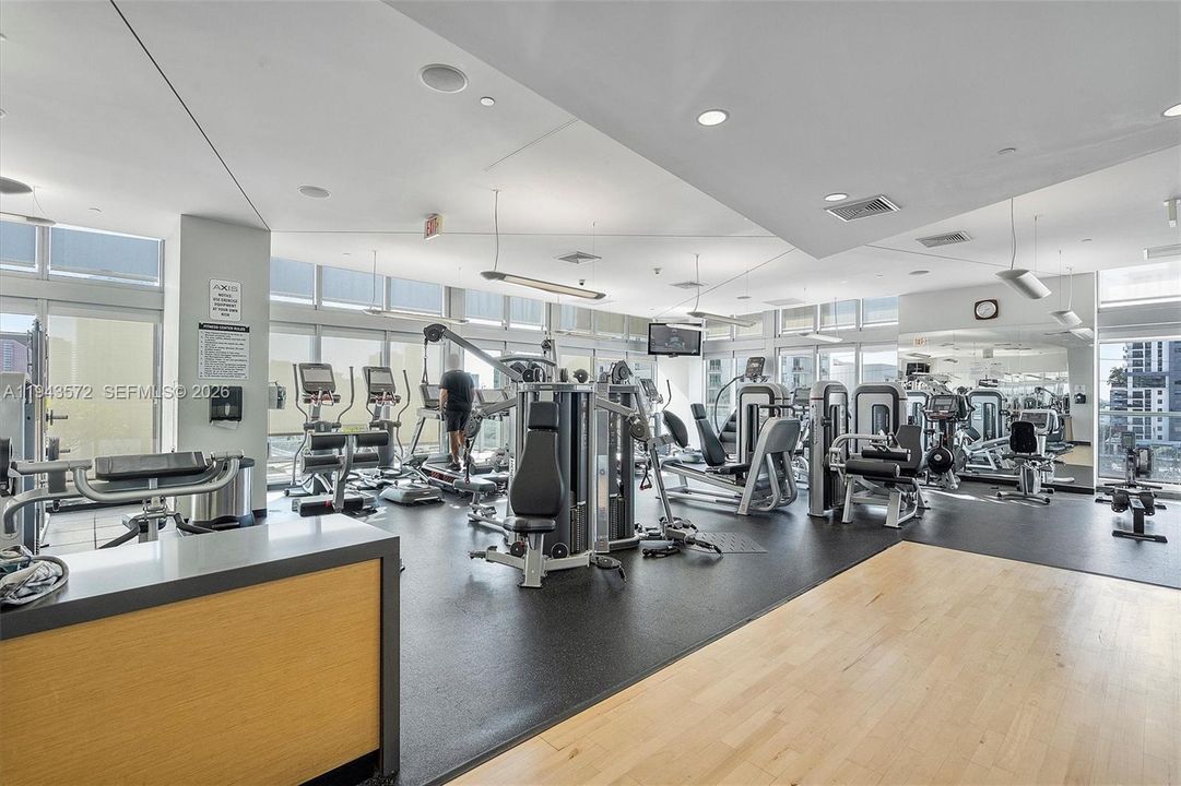 Activo con contrato: $599,000 (2 camas, 2 baños, 1106 Pies cuadrados)