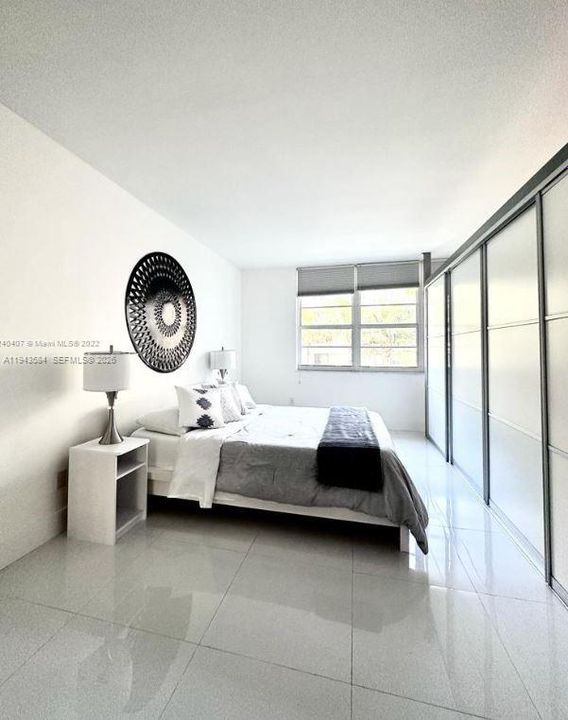 For Sale: $415,000 (1 beds, 1 baths, 550 Square Feet)
