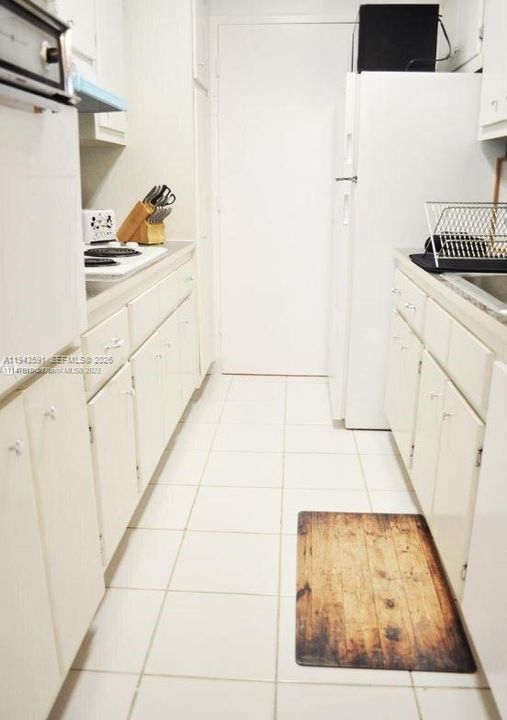 For Sale: $489,000 (1 beds, 1 baths, 850 Square Feet)